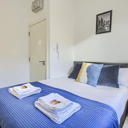 The Finsbury Deluxe Apartments London Exterior photo