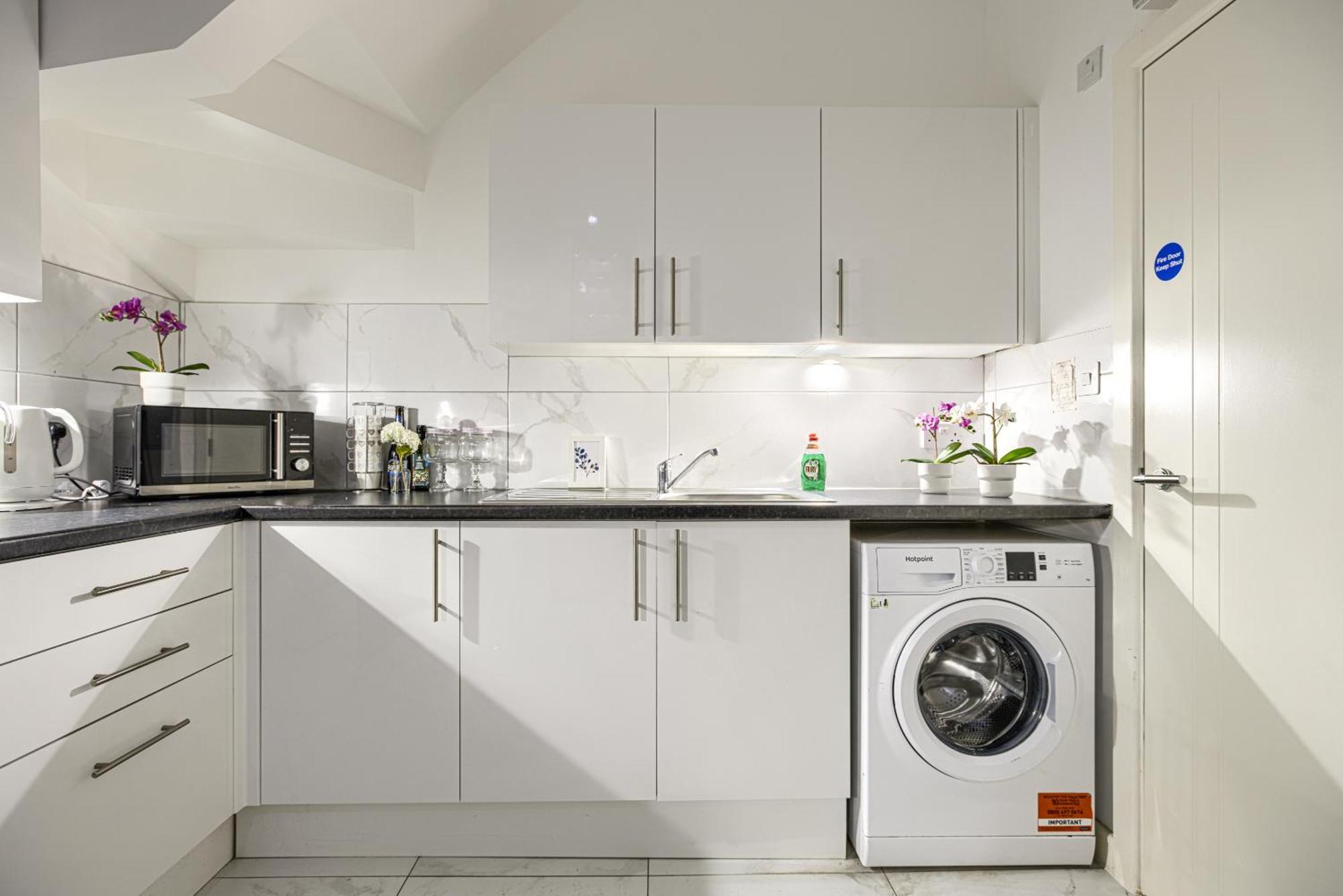 The Finsbury Deluxe Apartments London Exterior photo