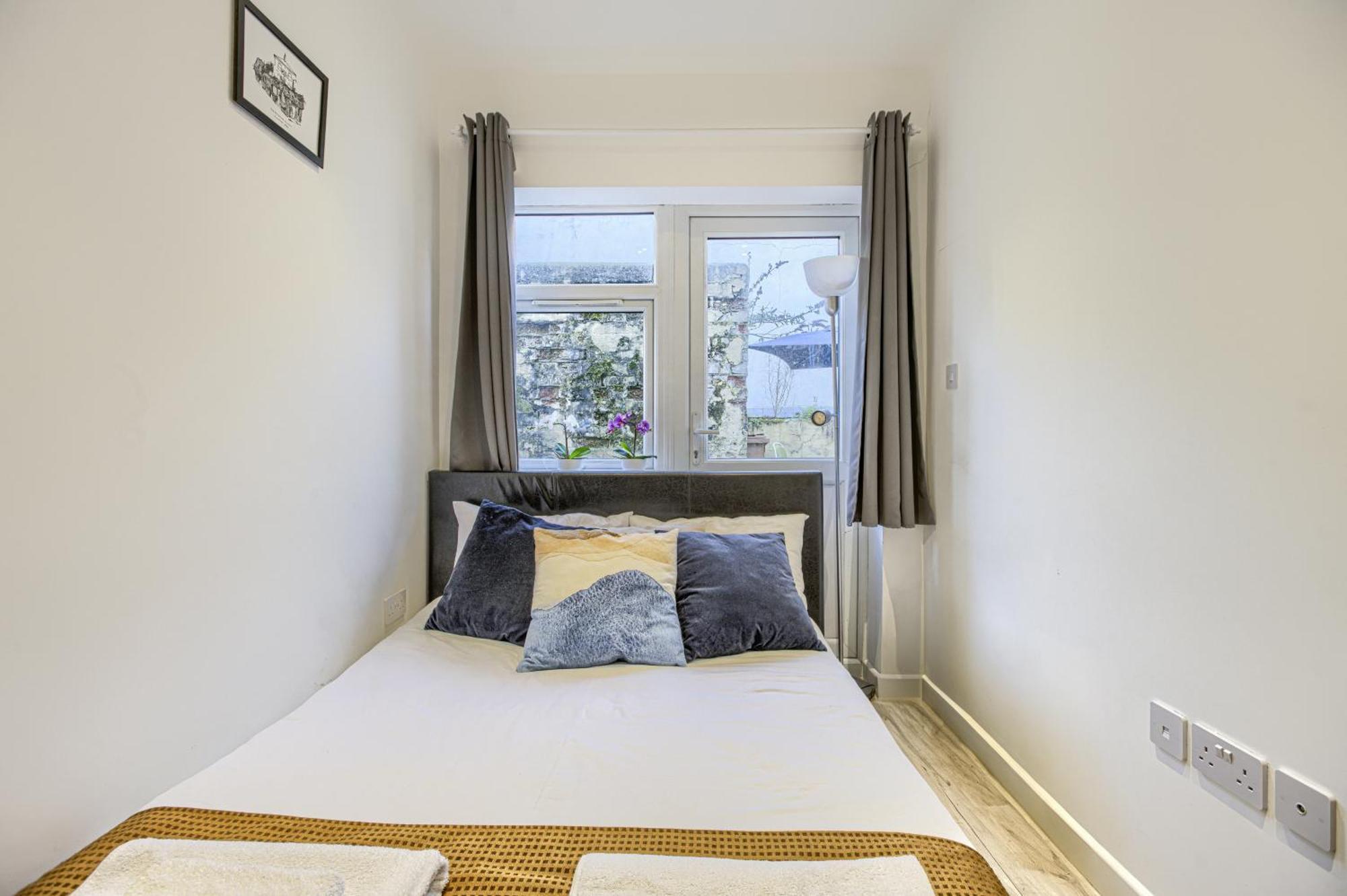 The Finsbury Deluxe Apartments London Room photo