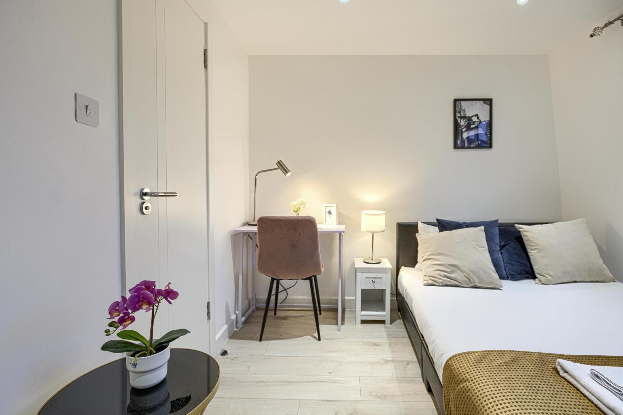 The Finsbury Deluxe Apartments London Exterior photo