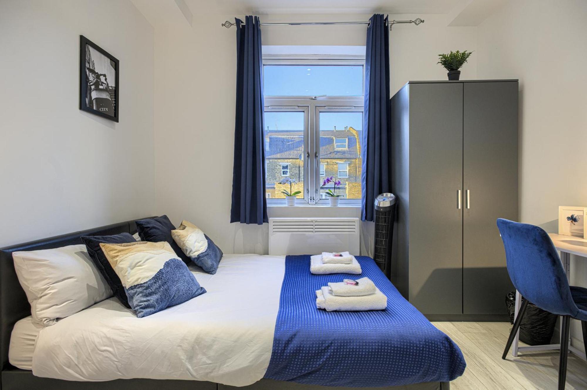The Finsbury Deluxe Apartments London Room photo