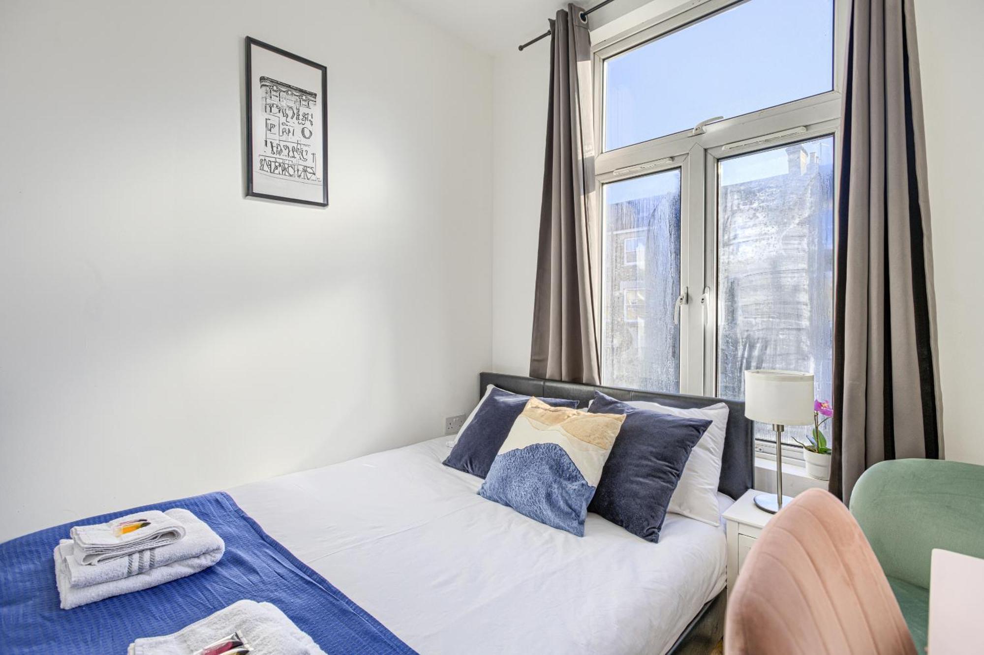 The Finsbury Deluxe Apartments London Room photo