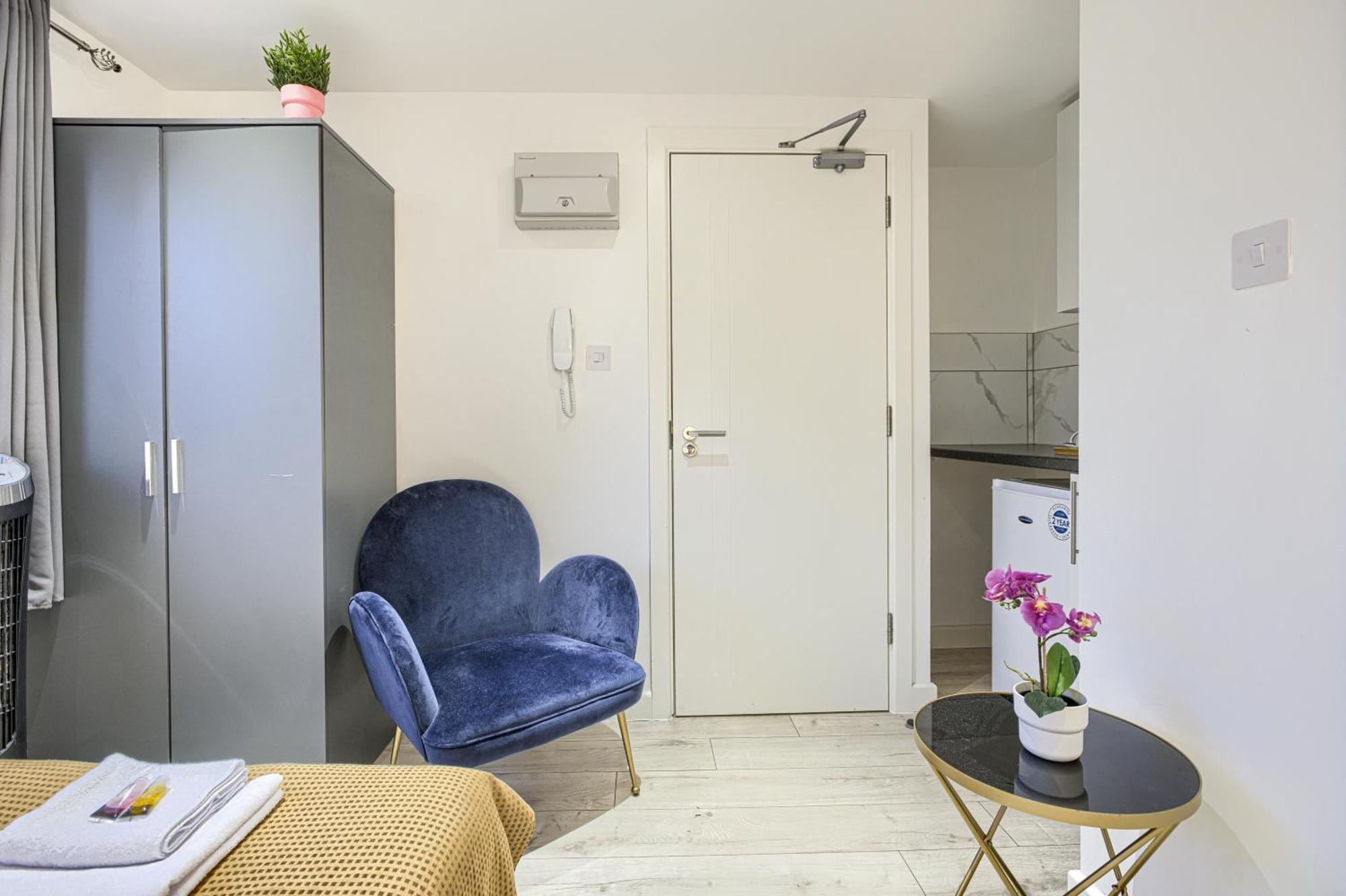 The Finsbury Deluxe Apartments London Room photo