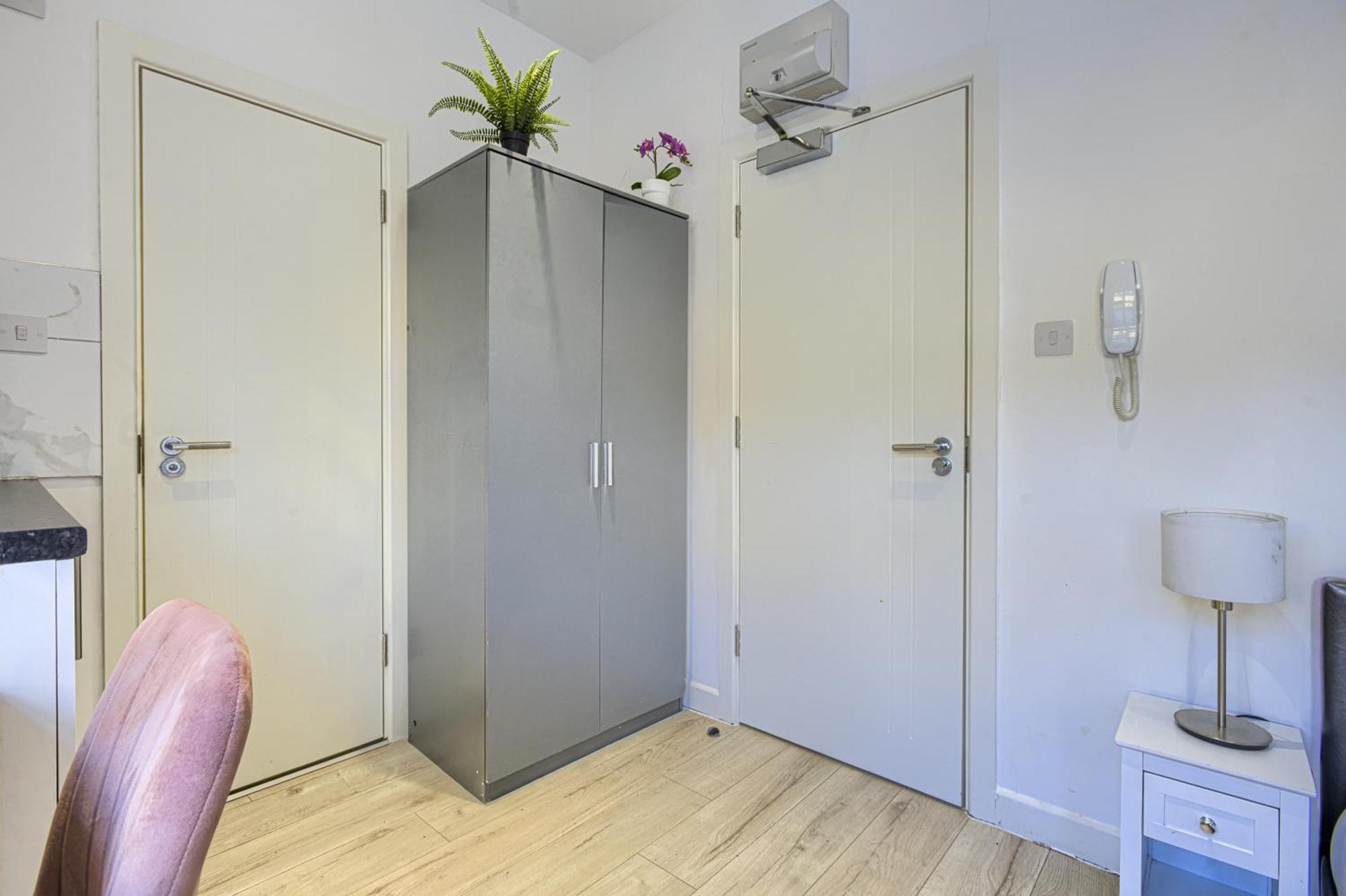 The Finsbury Deluxe Apartments London Room photo